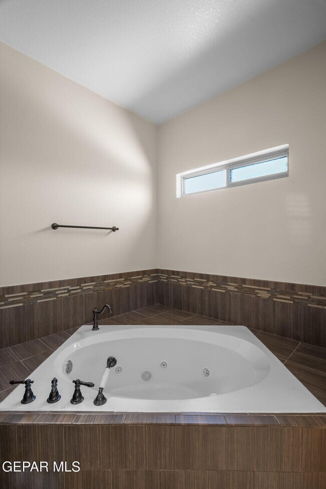 Building Photo - 3138 Red Maple