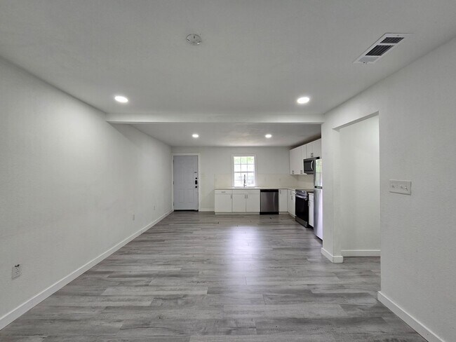 Building Photo - 202 Marston St