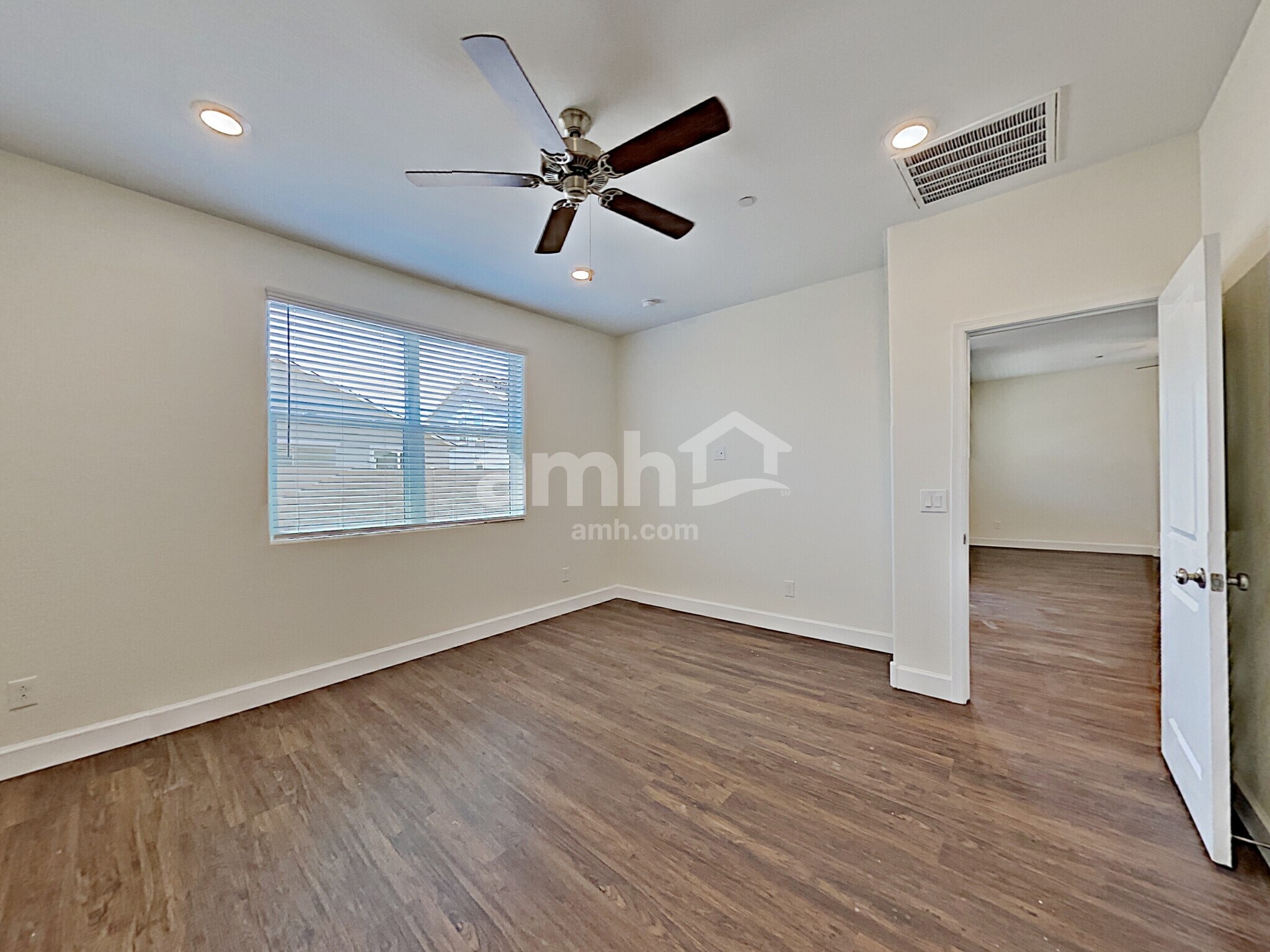 Building Photo - 5951 W Larkspur Dr