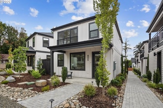 Building Photo - 805 3rd St