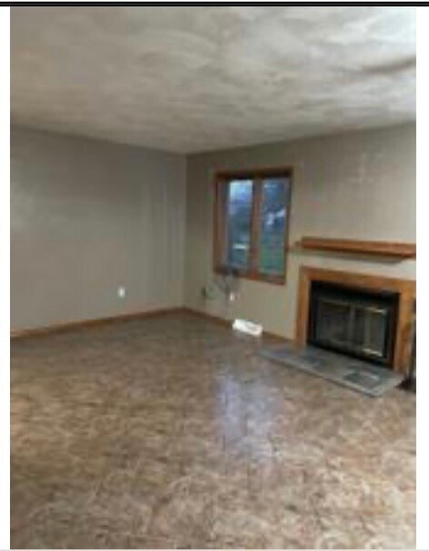 Building Photo - 364 Oak St