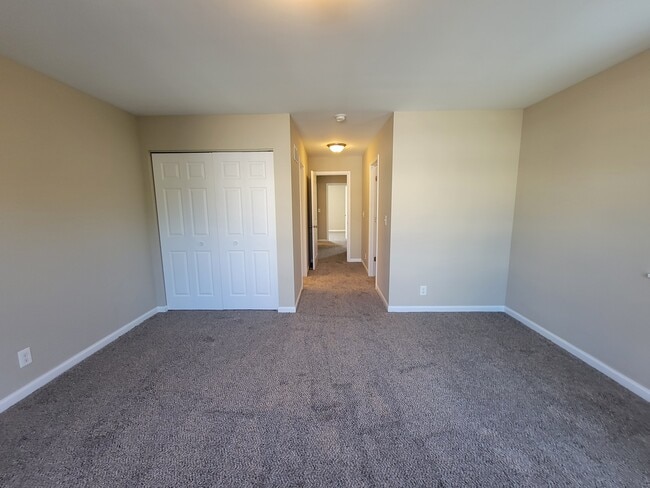 Building Photo - 63 Melrose Ct