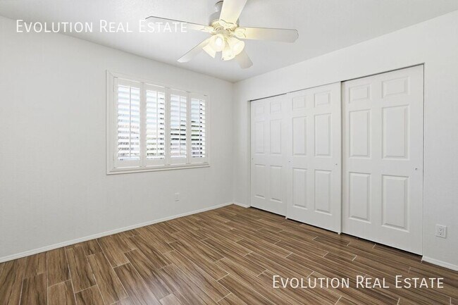 Building Photo - 2329 N Recker Rd