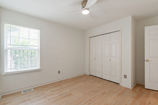 Building Photo - 3930 Alameda St