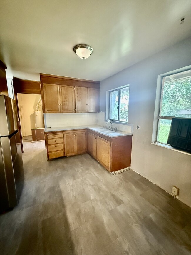 Building Photo - 1691 Meadowmoor Rd