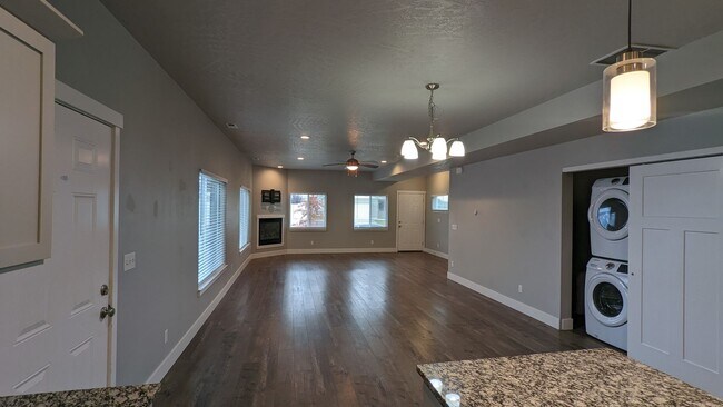 Building Photo - Post Falls Crown Pointe Home