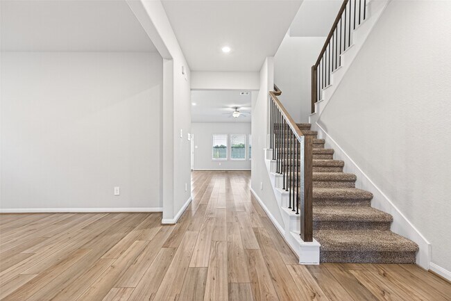 Building Photo - 1322 Eagle Pass Dr