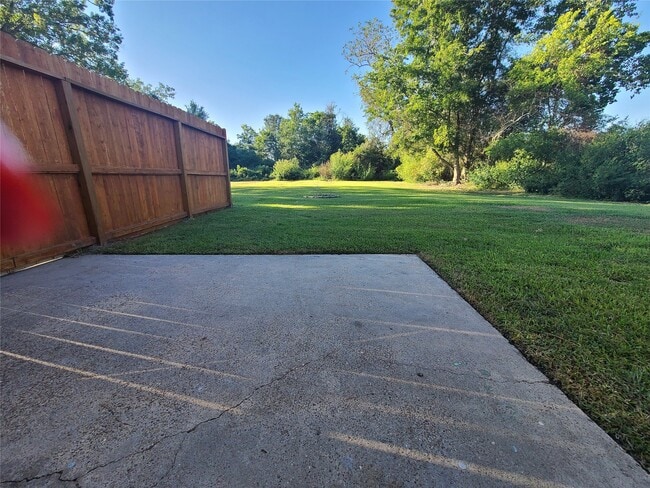 Building Photo - 17423 Fir Rd