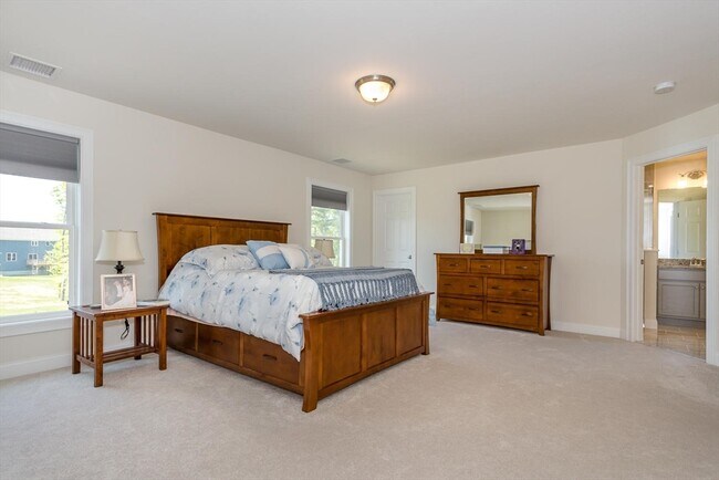 Building Photo - 42 Magnolia Way