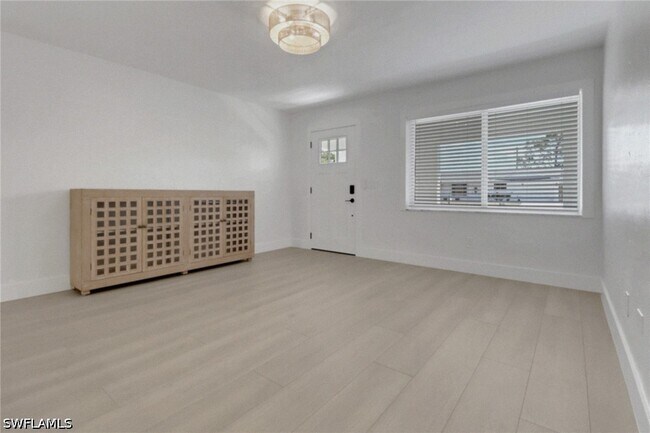 Building Photo - 4525 Fluvia Ave