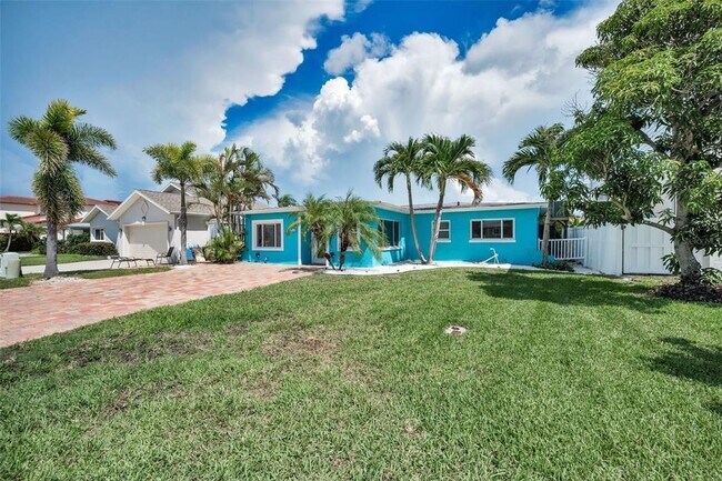 Building Photo - 17727 Long Point Dr