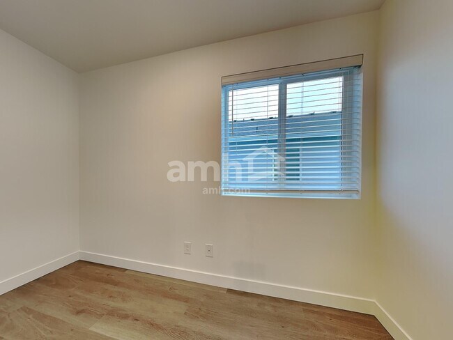 Building Photo - 9397 W Shumard St