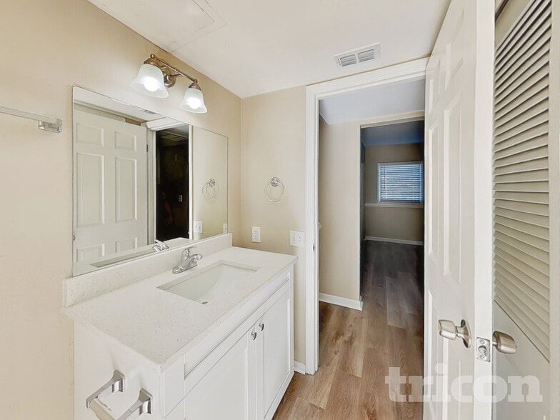 Building Photo - 1439 Leafwood Ct