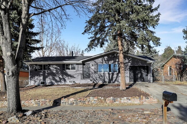 Building Photo - Westside Gem! 4 Beds, 3 Baths, Over 2,500 ...