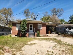 Building Photo - 3 Bedrooms 1.5 Baths Carport - Midtown