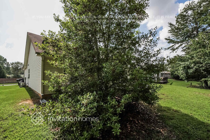 Building Photo - 1747 Fort River Way