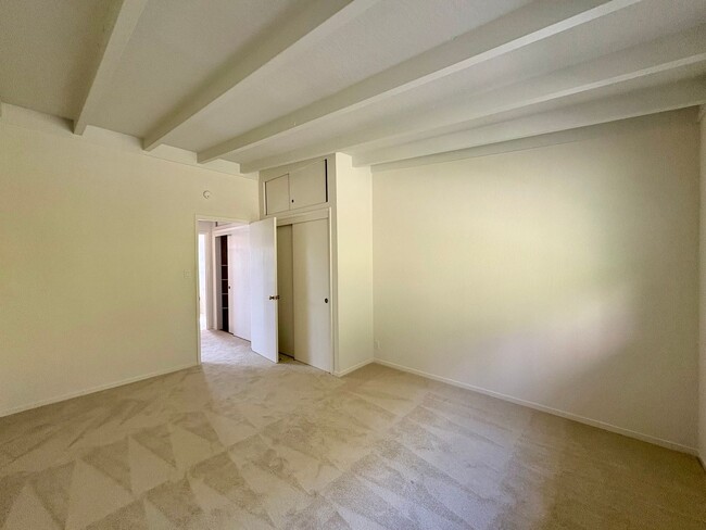 Building Photo - OPEN HOUSE SAT 4/26 11AM TO 12PM. Amazing ...