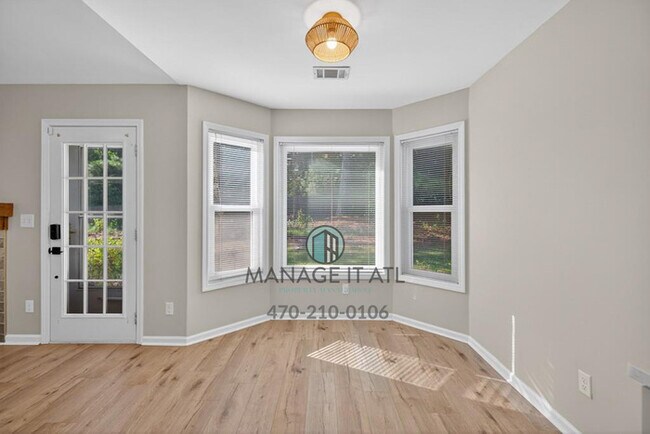 Building Photo - Meticulously maintained 3 Bedroom ranch ho...