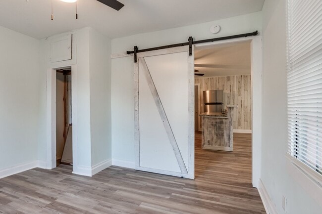 Building Photo - Remodeled three bed house on a quiet cul-de-sac