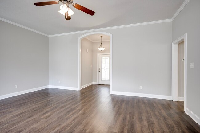 Building Photo - 812 Paisley Lane