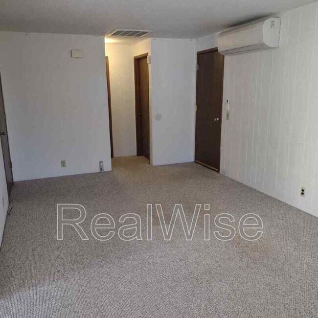 Building Photo - 1132 NE Barager Ave