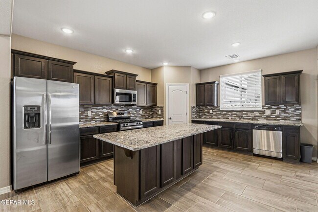 Building Photo - 1004 Wensley Pl