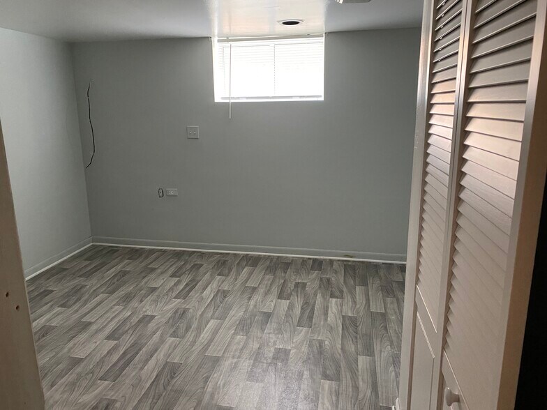 Building Photo - 3622 W 79th Pl
