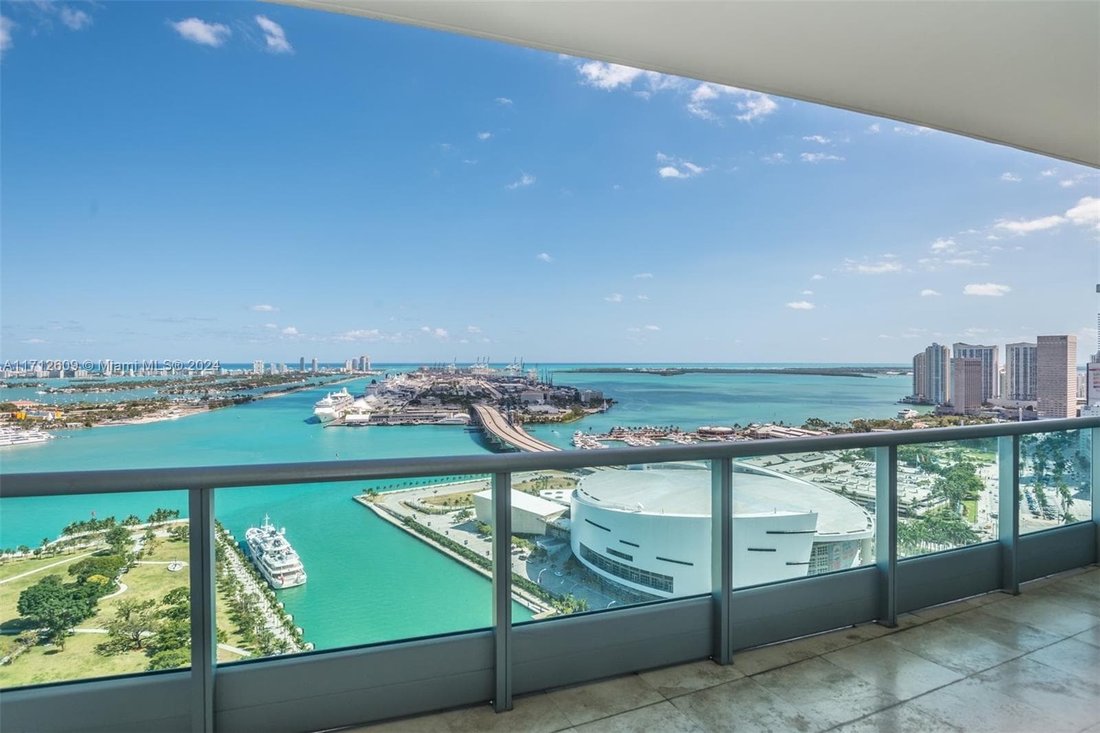 Building Photo - 900 Biscayne