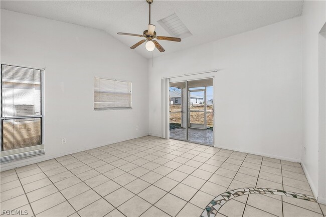 Building Photo - 1733 NE 7th Pl