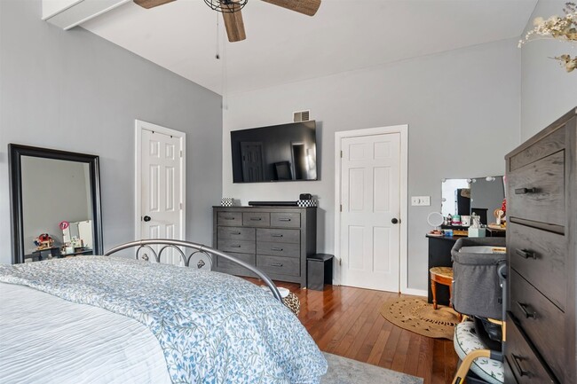 Building Photo - 1041 Stonewall Ln