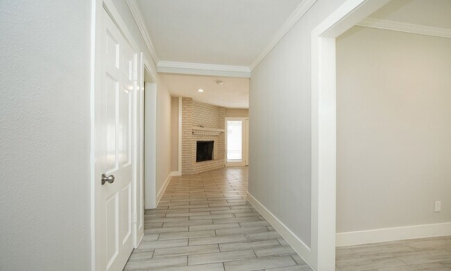 Building Photo - 5815 Picasso Pl