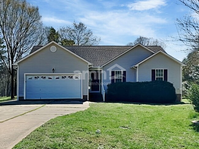 Building Photo - 8 Clarence Ln