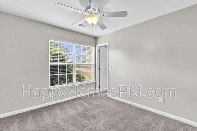 Building Photo - 101 Sparkleberry Ln