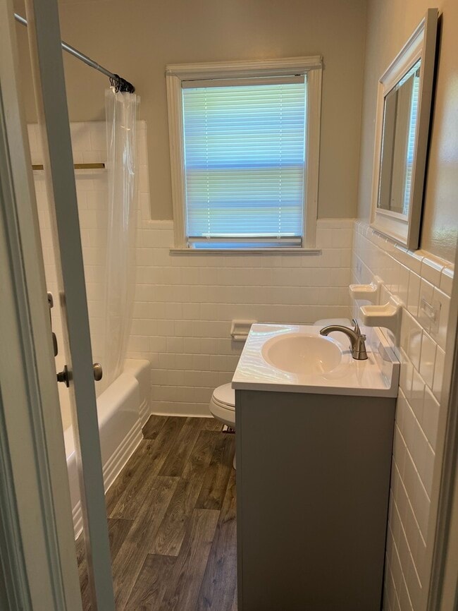 Building Photo - 225 Franklin St