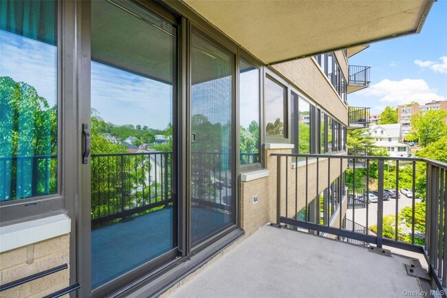 Building Photo - 25 Rockledge Ave