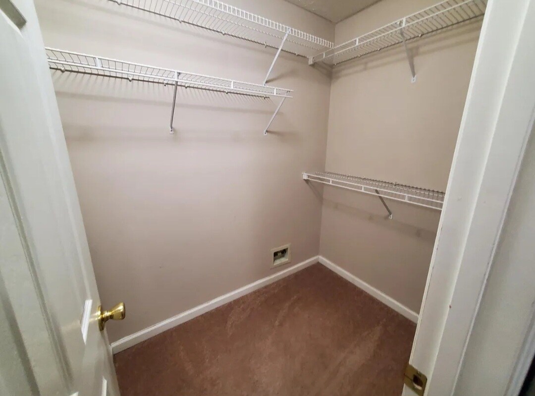 Building Photo - 360 Bubble Creek Ct