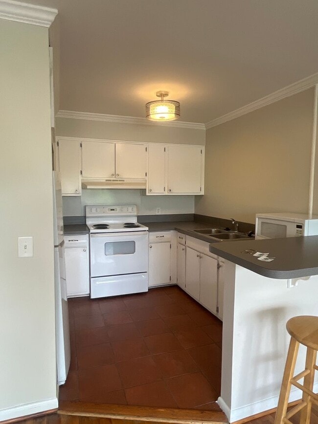 Building Photo - HISTORIC WAVERLY One Bedroom One Bath Condo