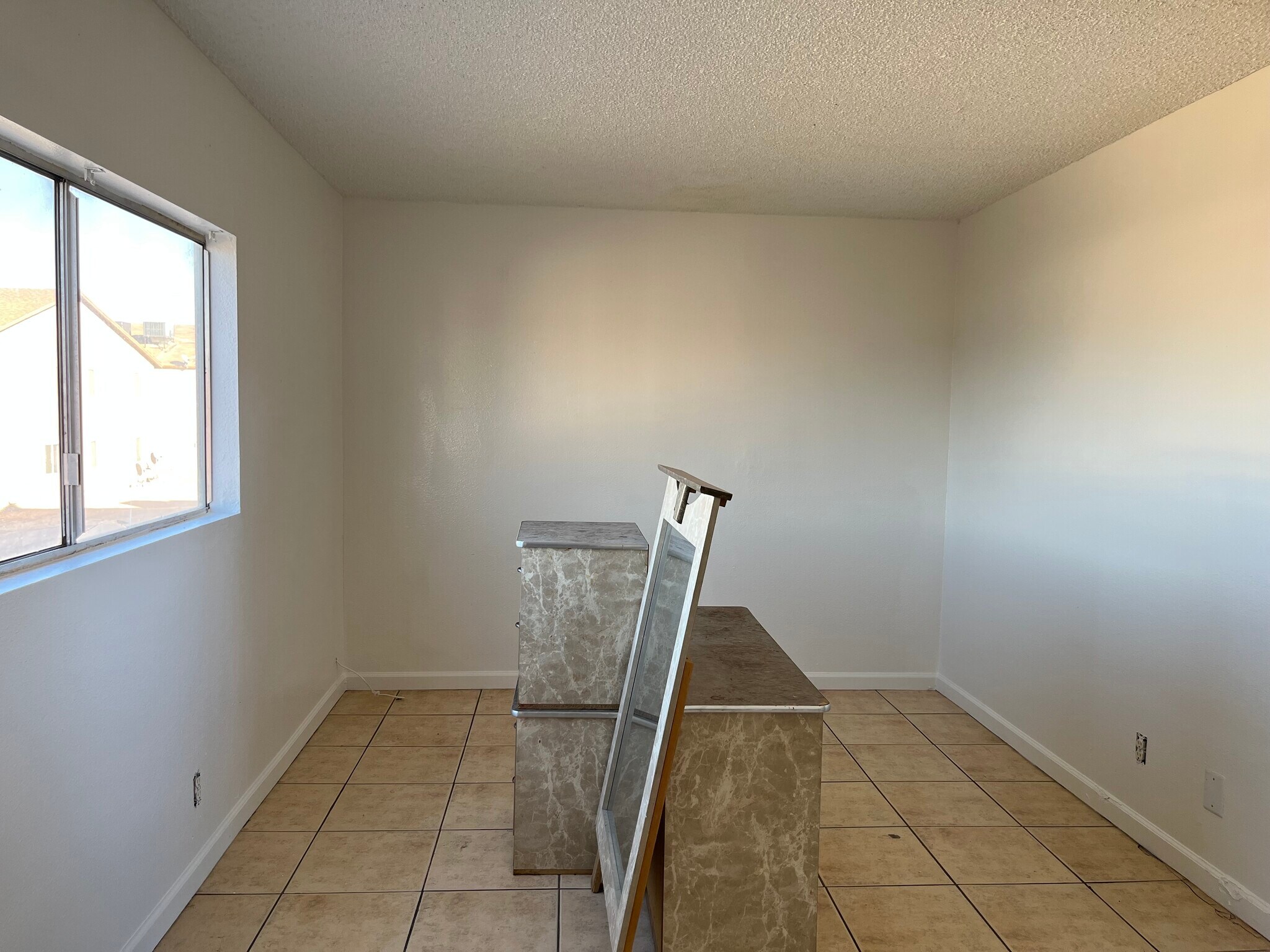 Building Photo - 5648 Meikle Ln