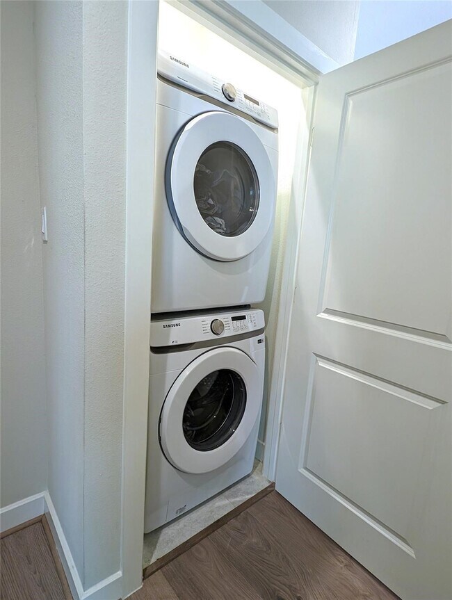 Building Photo - 803 Burton Lndg Ln