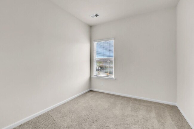 Building Photo - New Construction 3BR/2.5BA Townhome with Loft in Downtown Travelers Rest