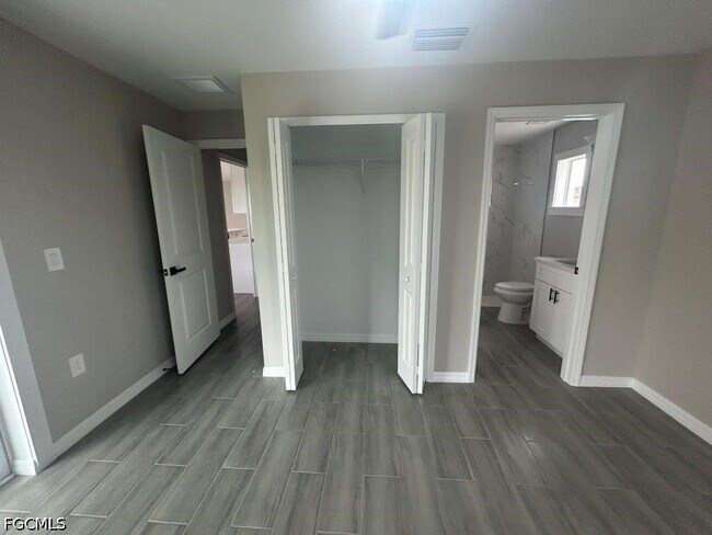 Building Photo - 1312 NE 1st Pl