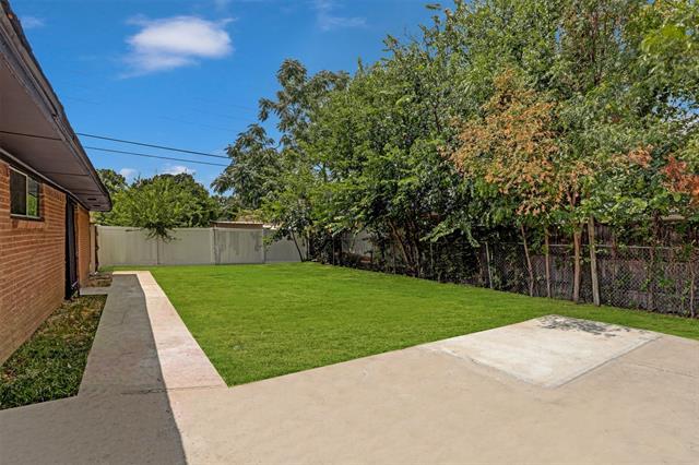 Building Photo - 1842 Hood St