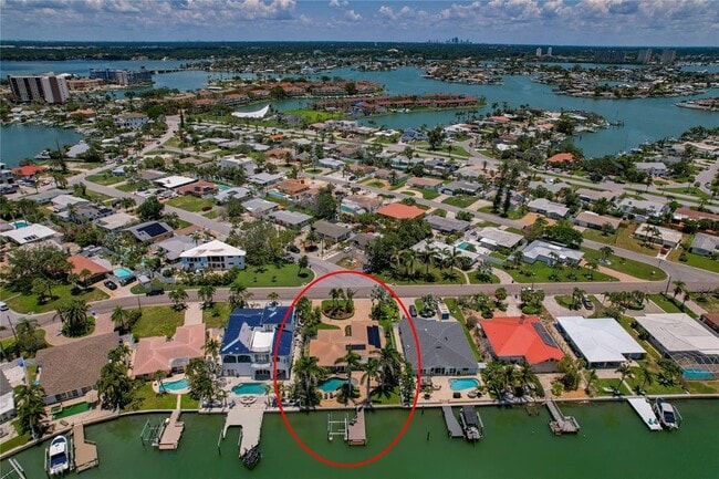 Building Photo - 10124 Yacht Club Dr