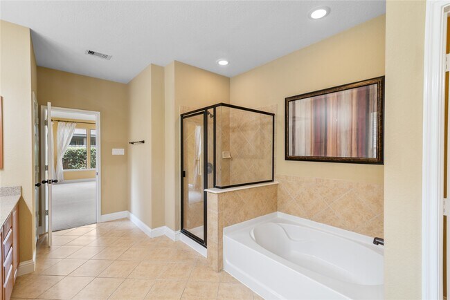Building Photo - 11119 Hayden Falls Dr