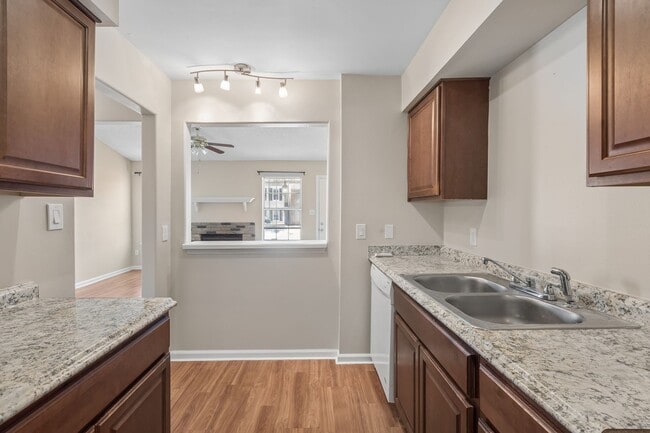 Building Photo - 3908 Buchanan Dr