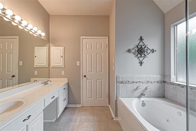 Building Photo - 2130 Autumn Fern Dr