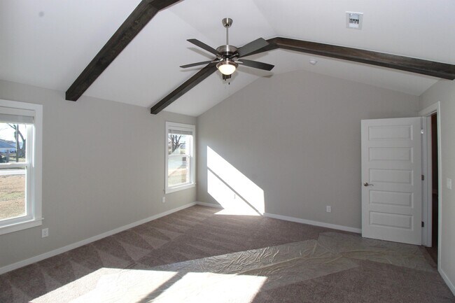 Building Photo - 588 Utah Ave