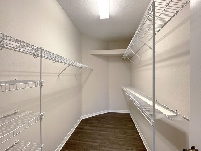 Building Photo - Two-Bedroom Townhome with Bonus Room