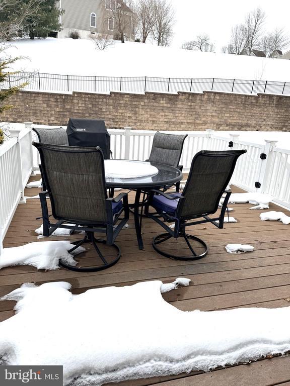 Building Photo - 49 Sloan Rd