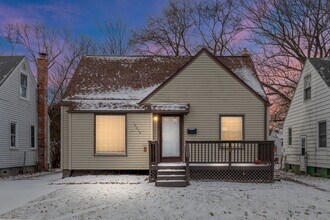 Building Photo - 19676 Kingsville St